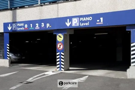 Parcheggio P2 Business Aeroporto Bologna foto 3